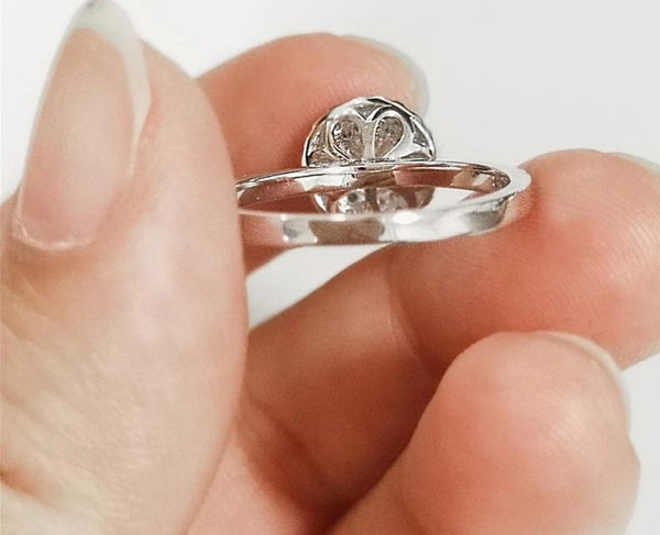 18k white gold Ring with 5mm round shape DF moissanite stone for Women Party Jewelry